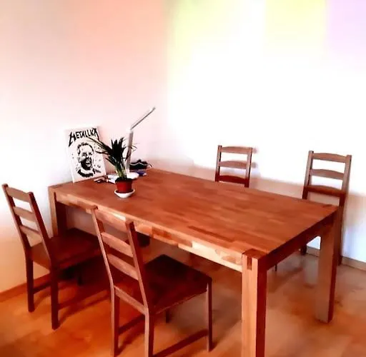 Zentral Und Doch * Köln